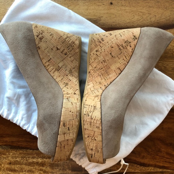 Stuart Weitzman Taupe Corkswoon Wedge - Size 7.5 - Picture 5 of 7